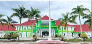 Oknum Wartawan Diduga Sebarkan Berita Hoaks Pegawai PTT Bagian Kesra Kantor Bupati Halsel Main Game saat Jam Kerja.