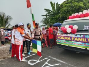 Camat Pulau Makian Aderahmat ABD Rajak, S.Sos Resmi Lepas Karnaval TK dan PAUD Meriahkan HUT RI ke-80